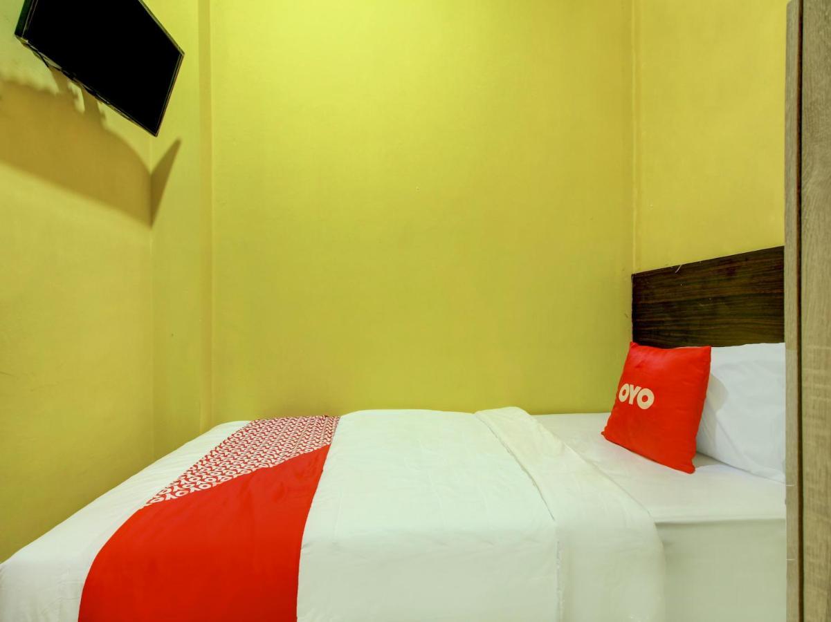 OYO 90224 Palembang Residence Bagian luar foto