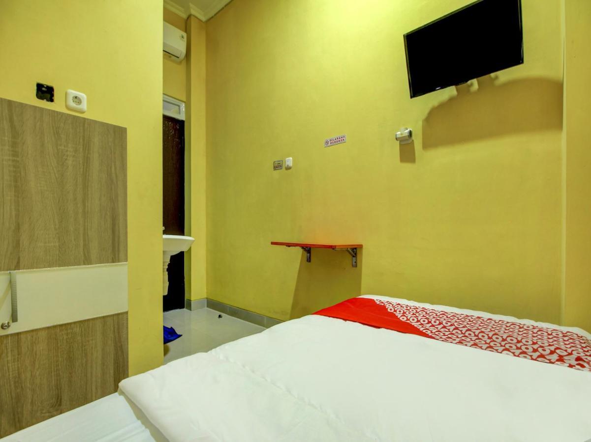 OYO 90224 Palembang Residence Bagian luar foto