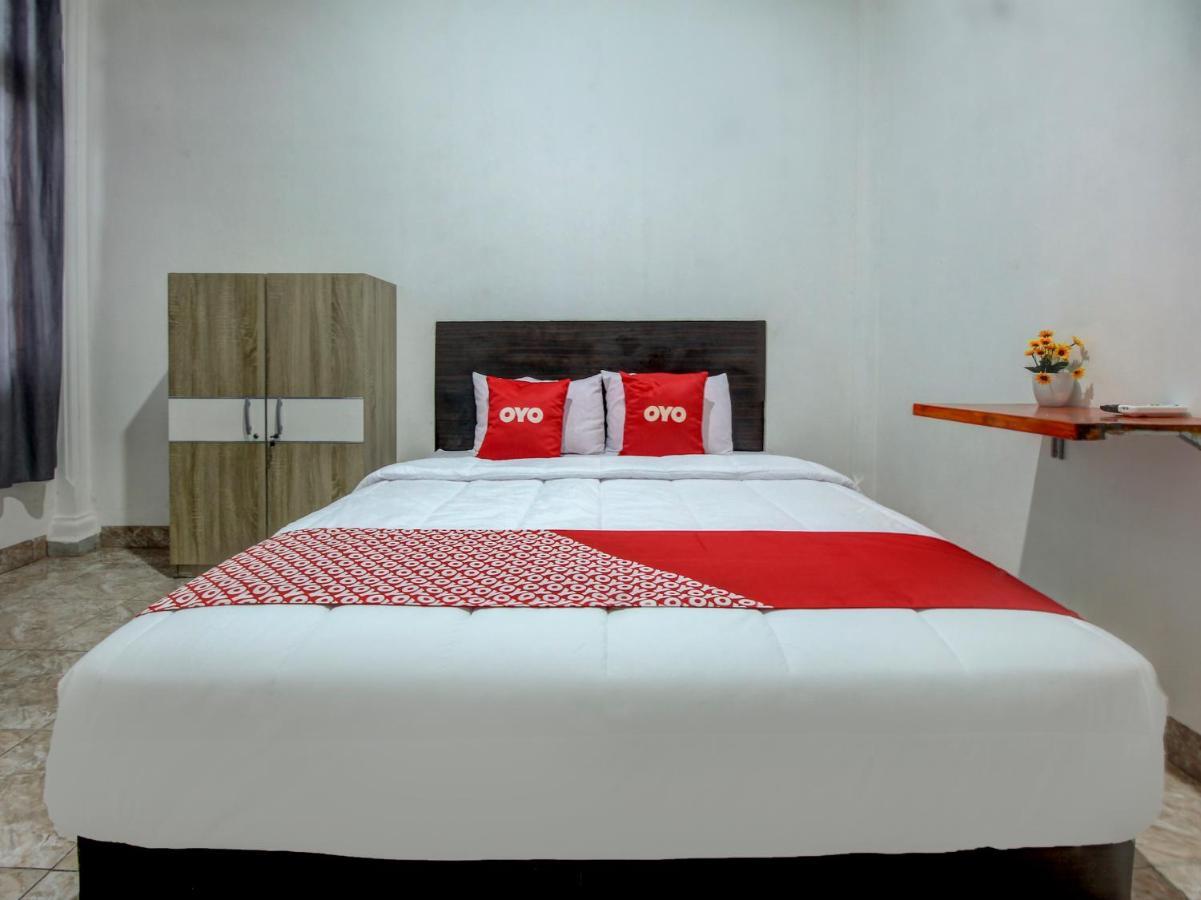 OYO 90224 Palembang Residence Bagian luar foto