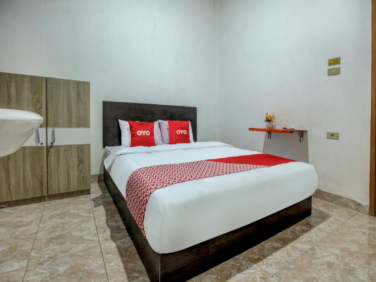 OYO 90224 Palembang Residence Bagian luar foto