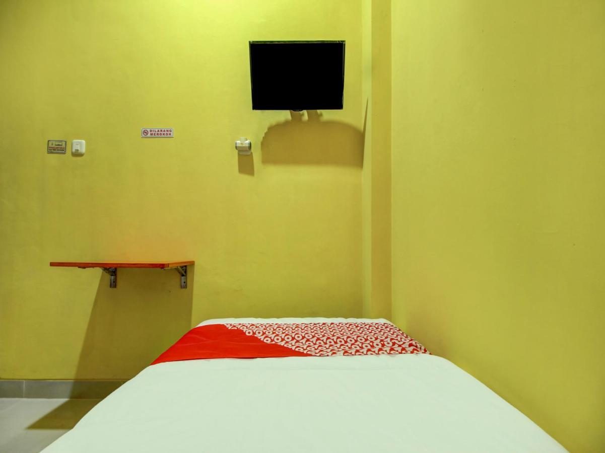 OYO 90224 Palembang Residence Bagian luar foto