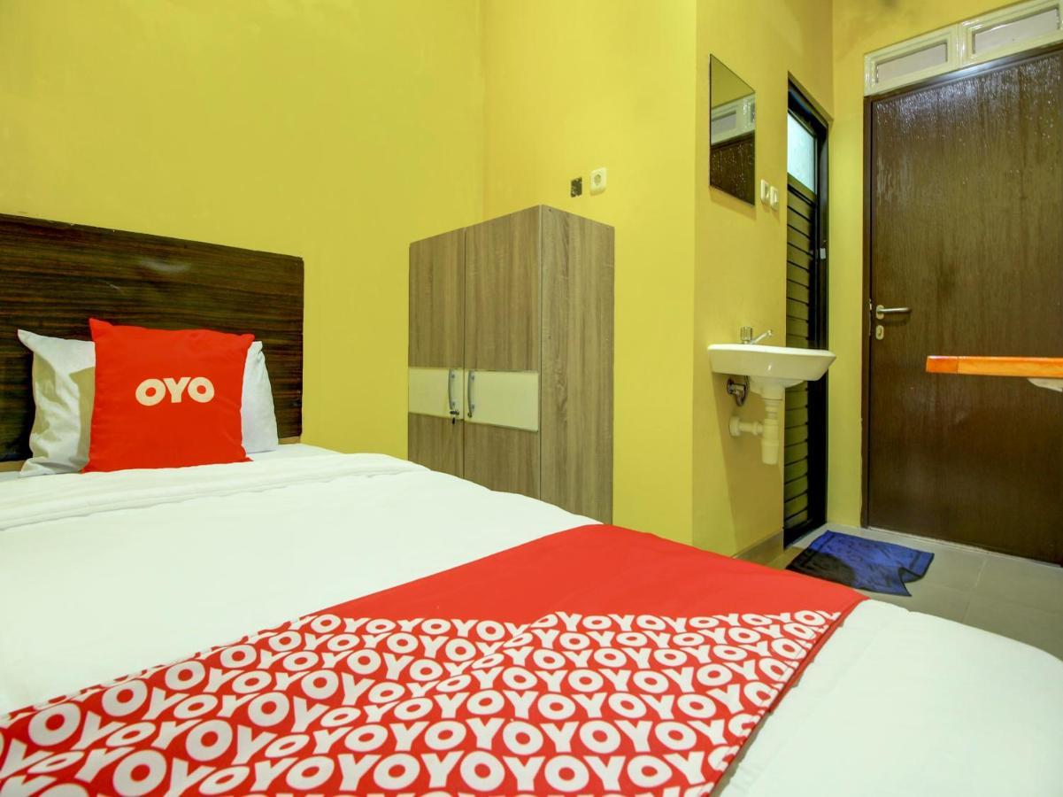 OYO 90224 Palembang Residence Bagian luar foto