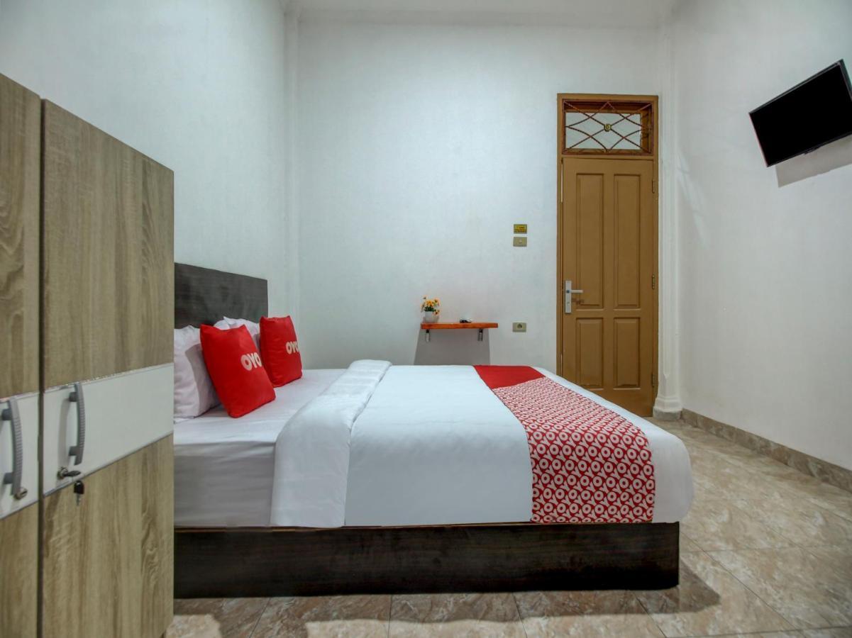 OYO 90224 Palembang Residence Bagian luar foto