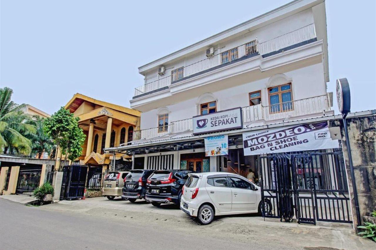OYO 90224 Palembang Residence Bagian luar foto